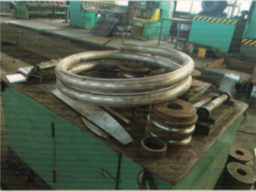 彎管加工的時候?qū)《扔幸髥?？